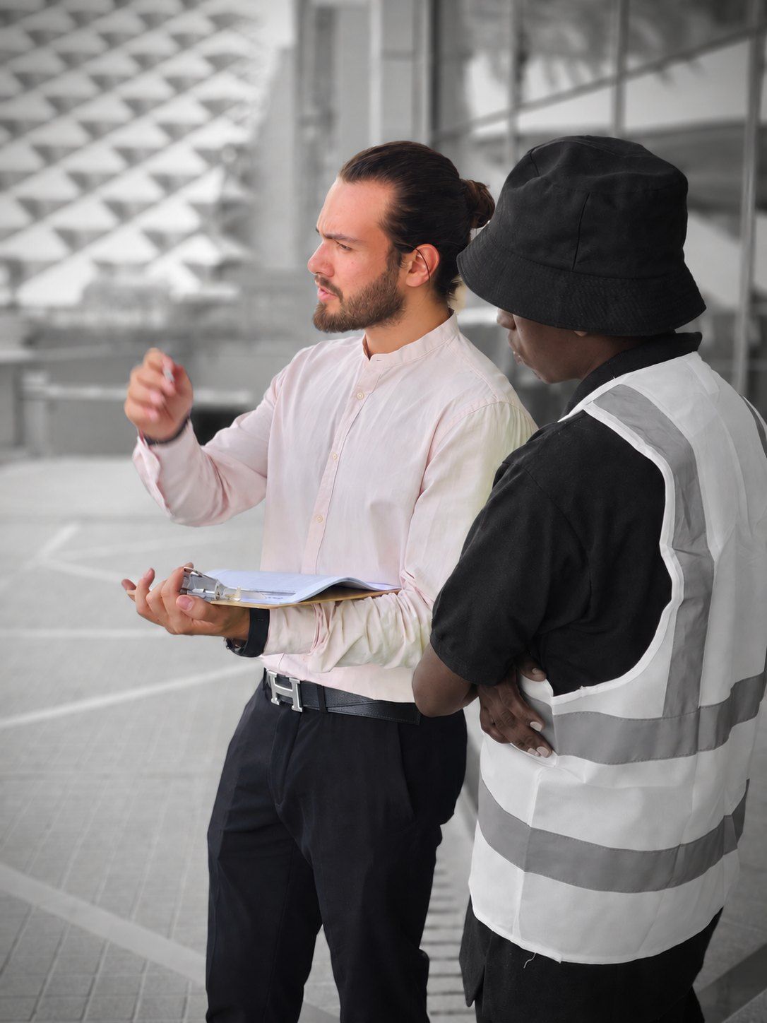 Angelo briefing a marshal on site